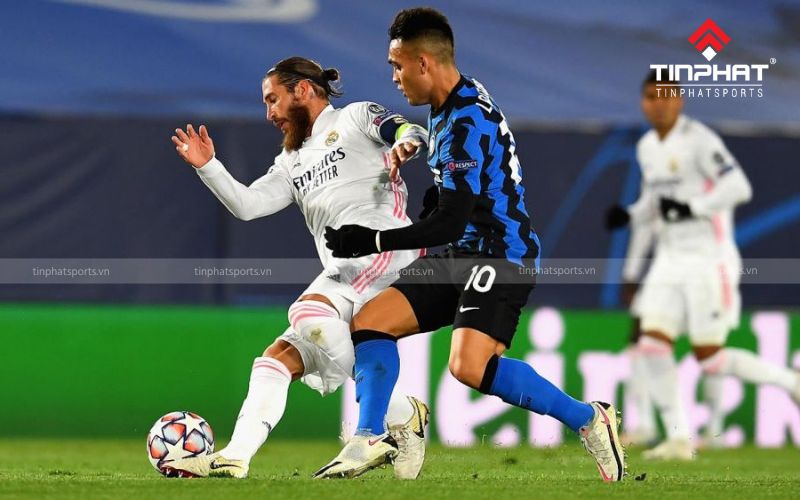 Vai Trò và Kỹ Thuật của Full Back trong Bóng Đá